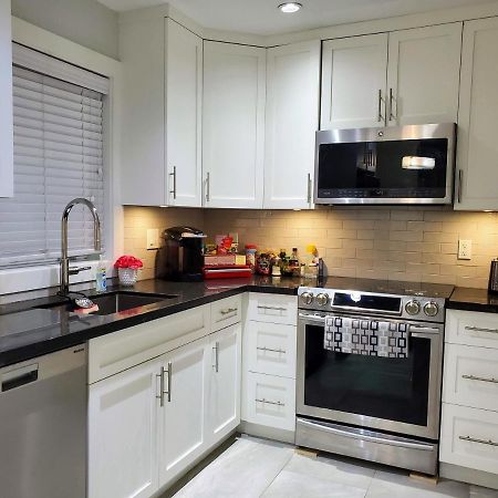 New Urban Modern Main Street House Villa Vancouver Dış mekan fotoğraf