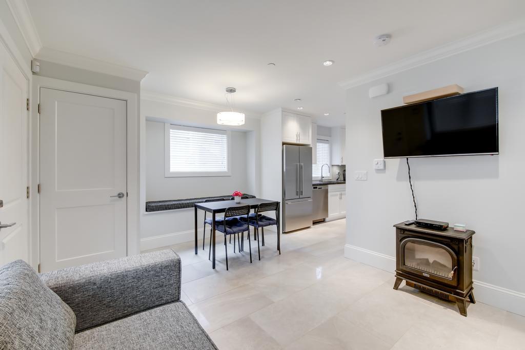 New Urban Modern Main Street House Villa Vancouver Dış mekan fotoğraf